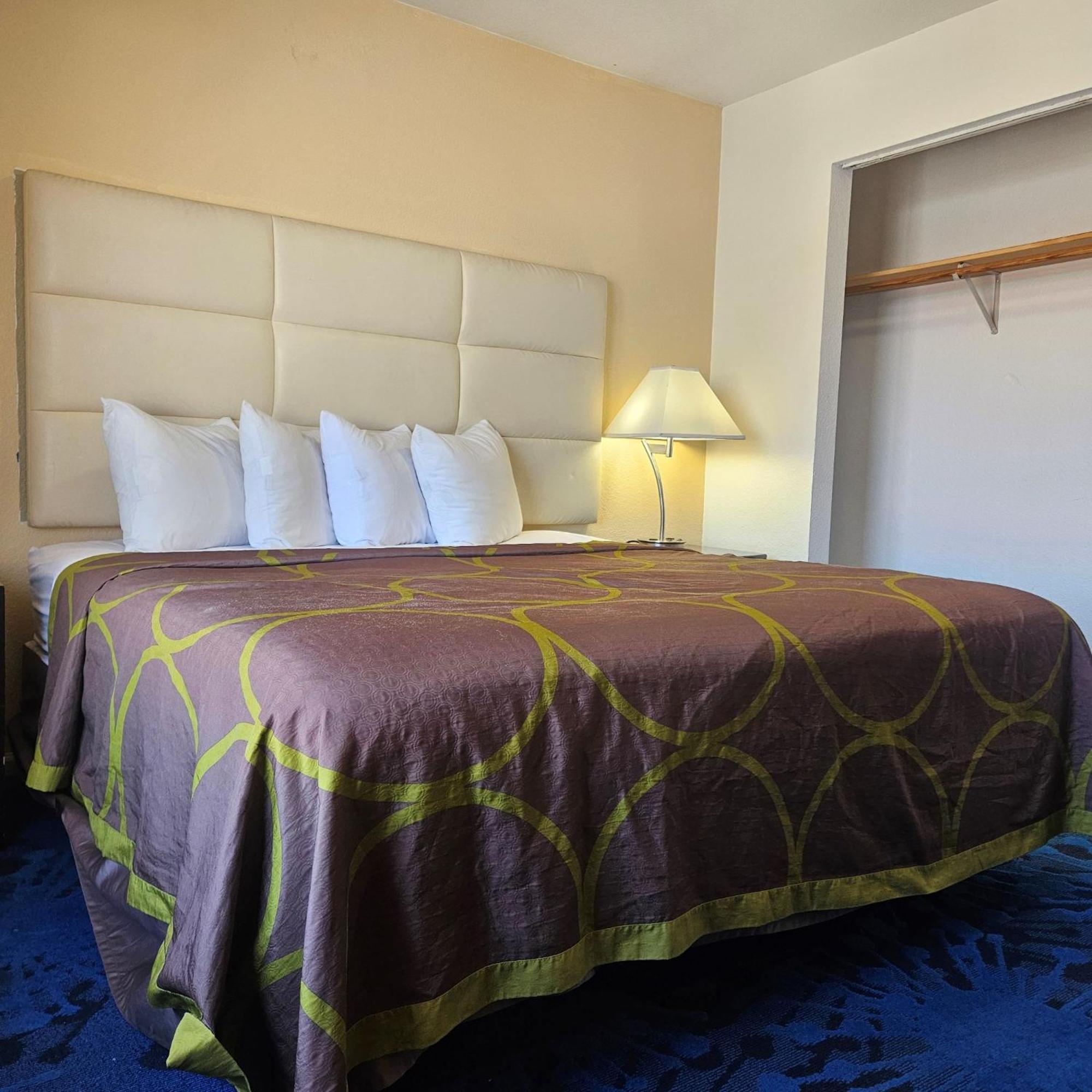 Super 8 By Wyndham Denver Central Extérieur photo