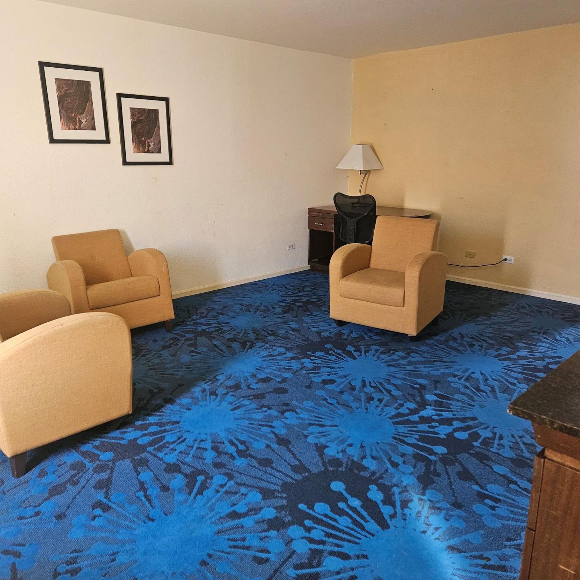 Super 8 By Wyndham Denver Central Extérieur photo