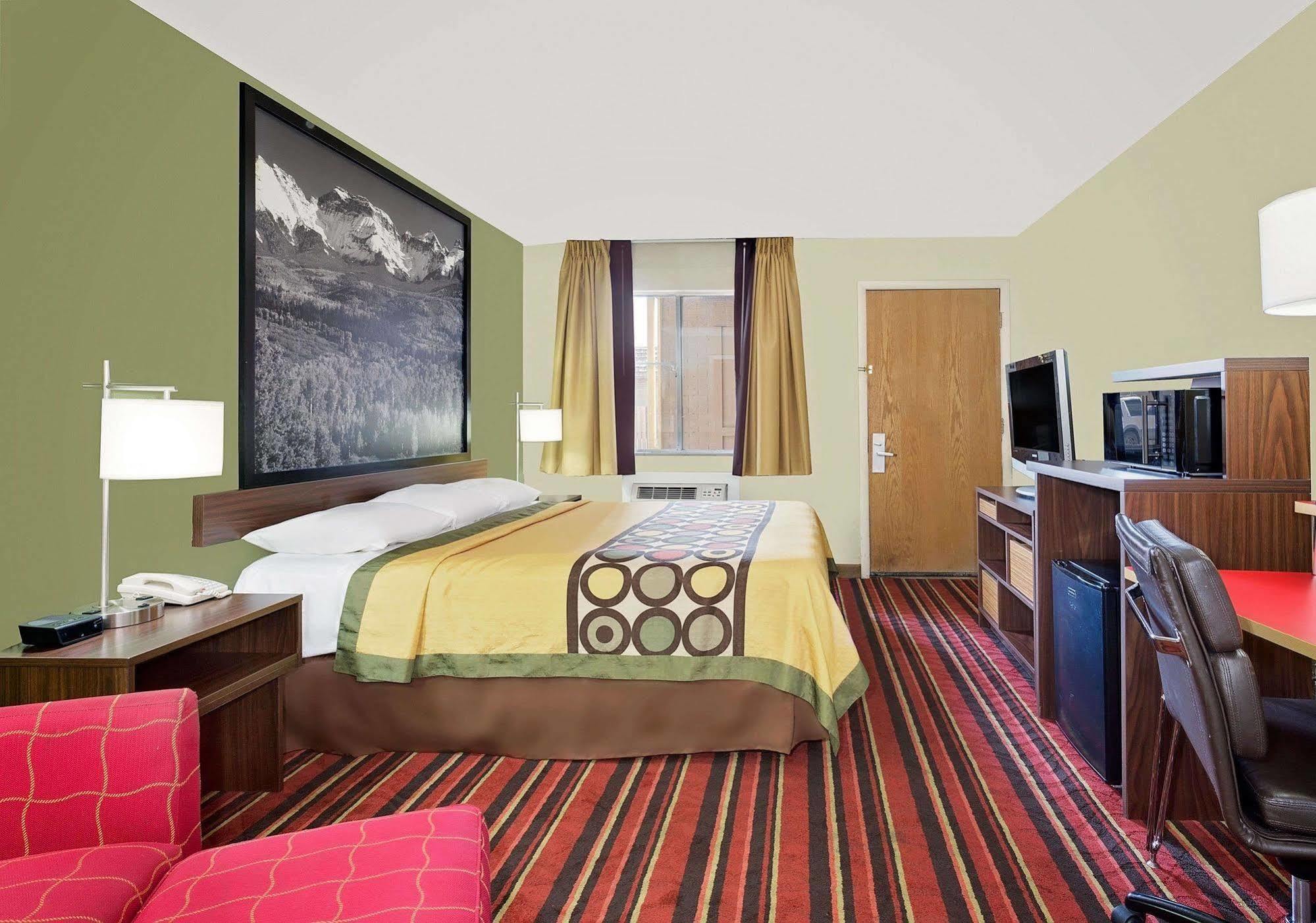 Super 8 By Wyndham Denver Central Extérieur photo