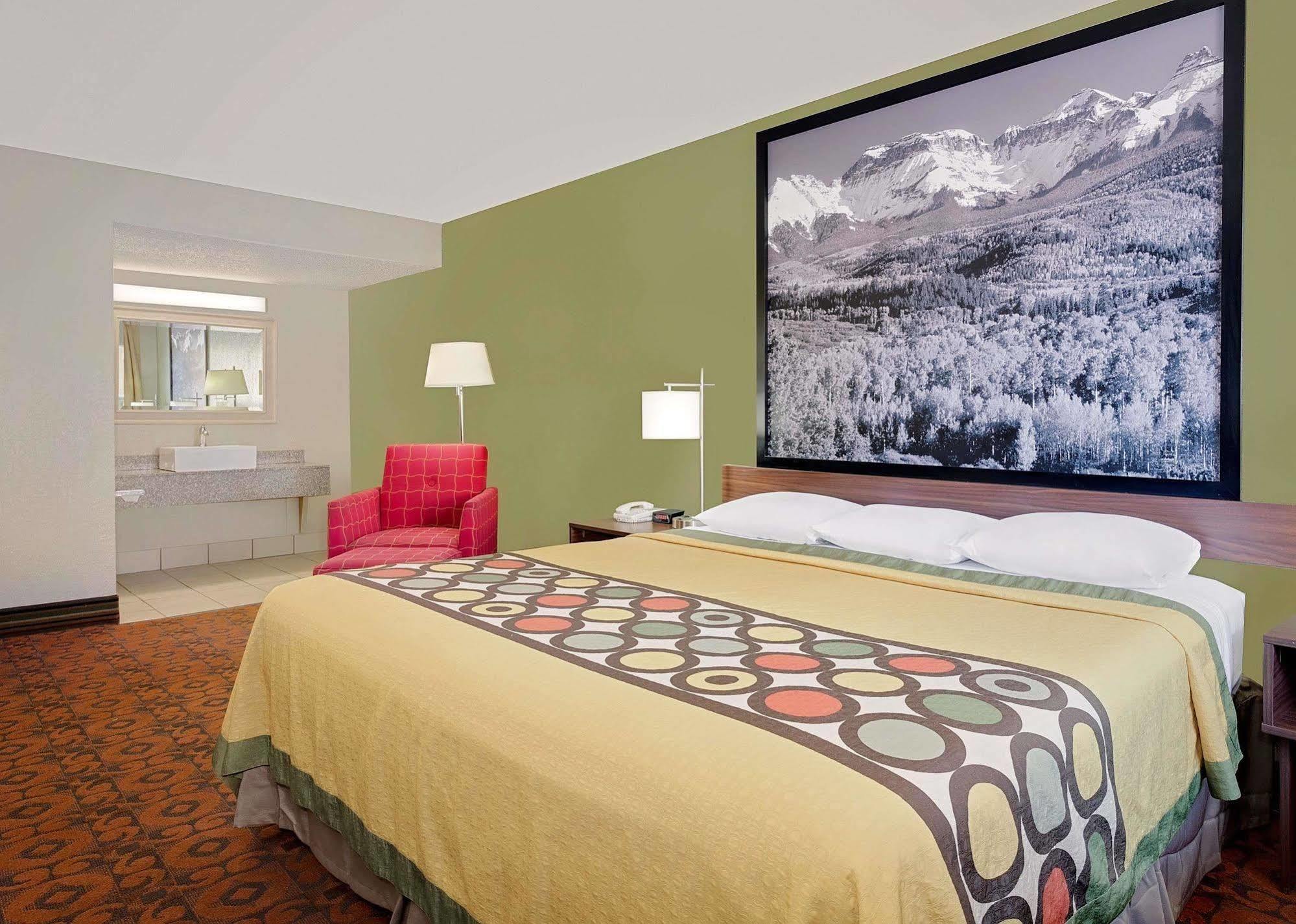 Super 8 By Wyndham Denver Central Extérieur photo