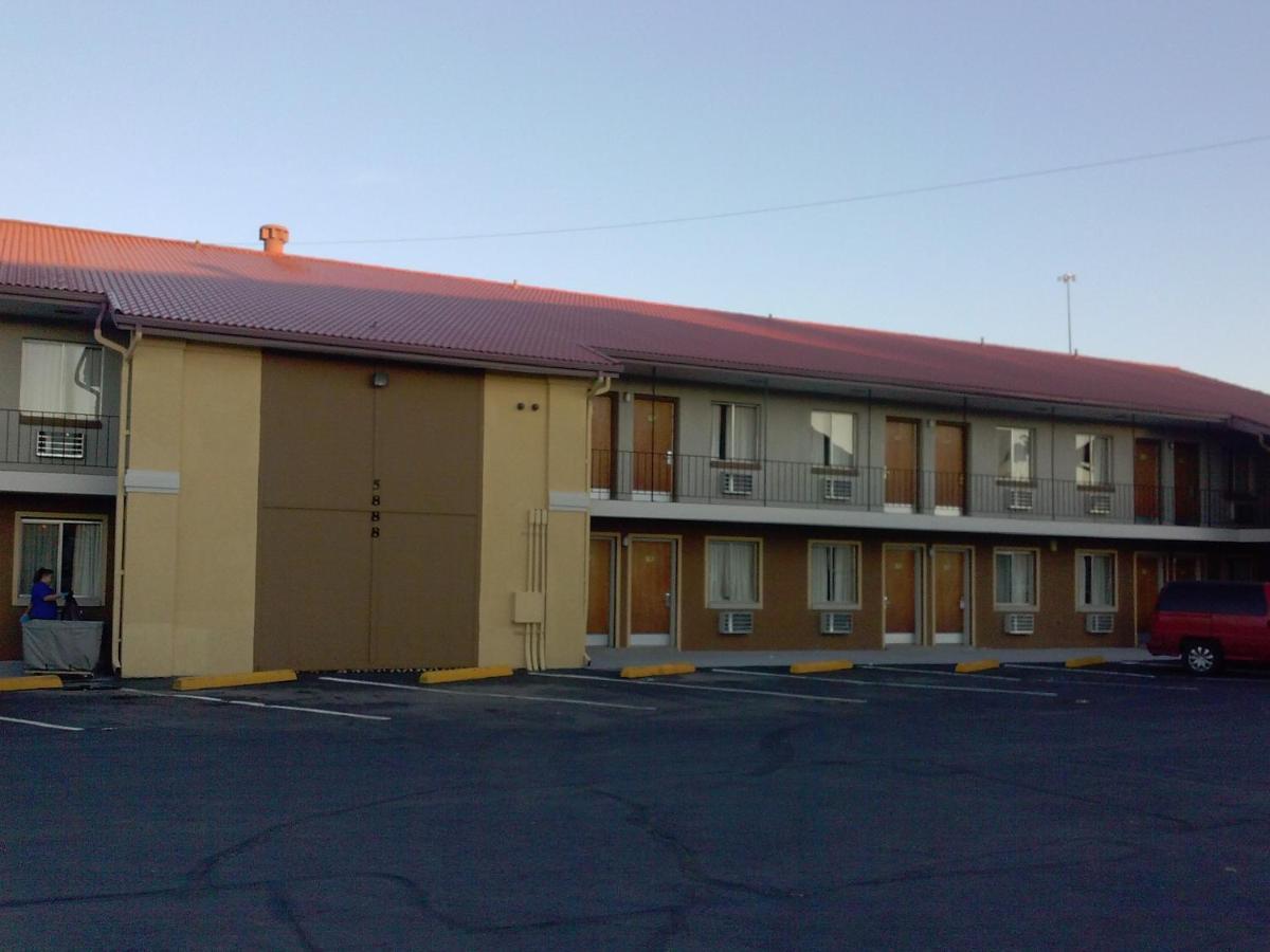 Super 8 By Wyndham Denver Central Extérieur photo