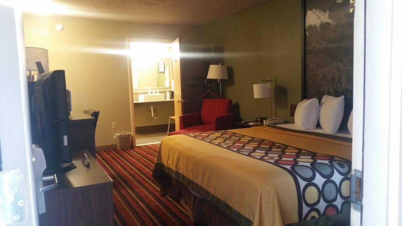 Super 8 By Wyndham Denver Central Extérieur photo